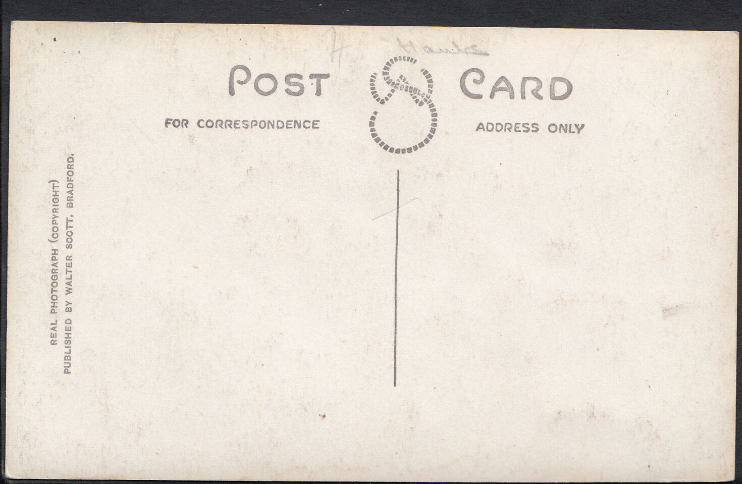 Hampshire Postcard - Entrance To War Cloisters, Winchester College    RT1001