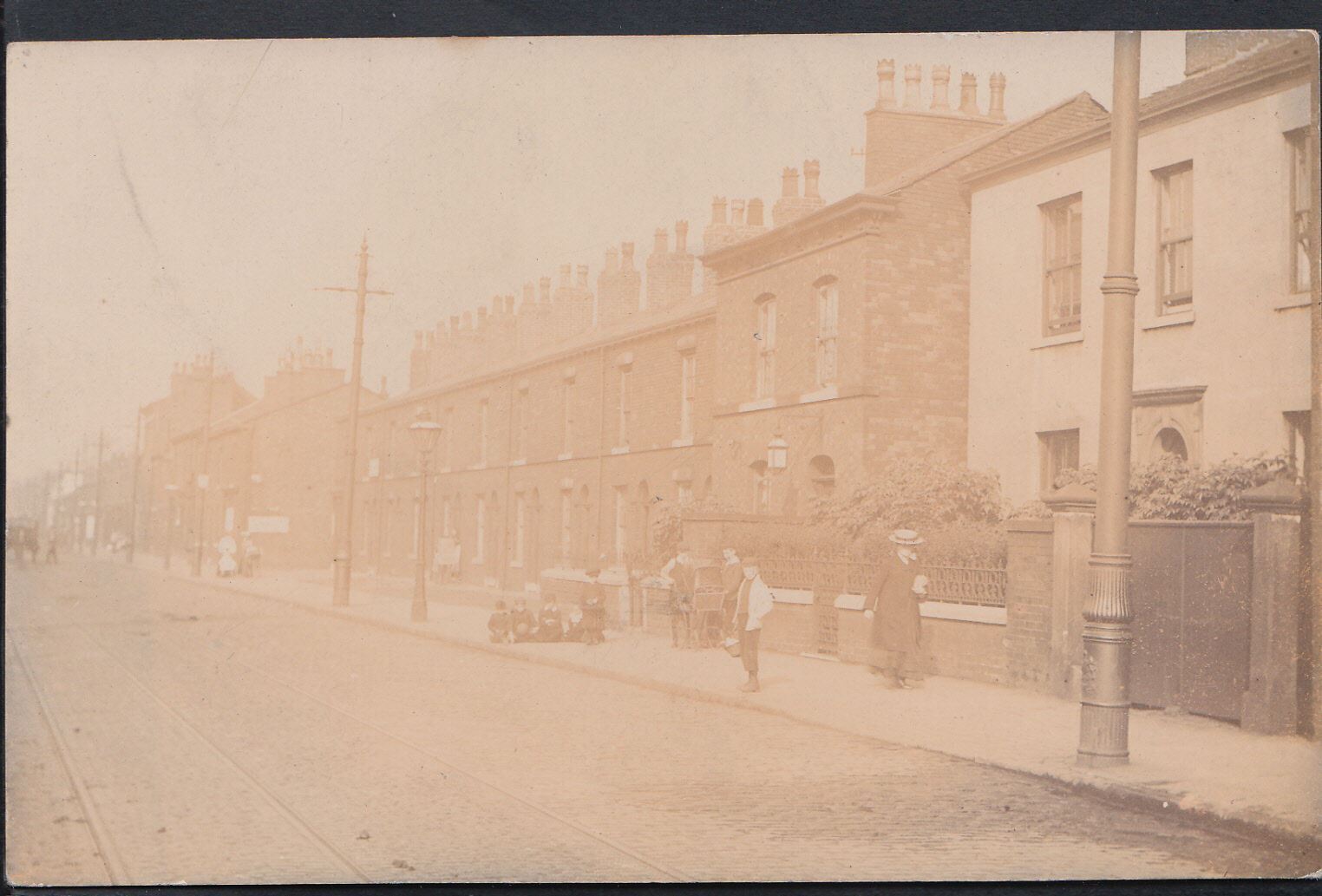 Lancashire Postcard - Stockport Road, Levenshulme  A8559