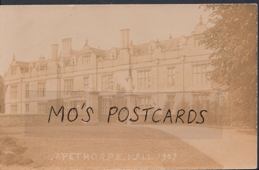 Northamptonshire Postcard - Apethorpe Hall   A7451