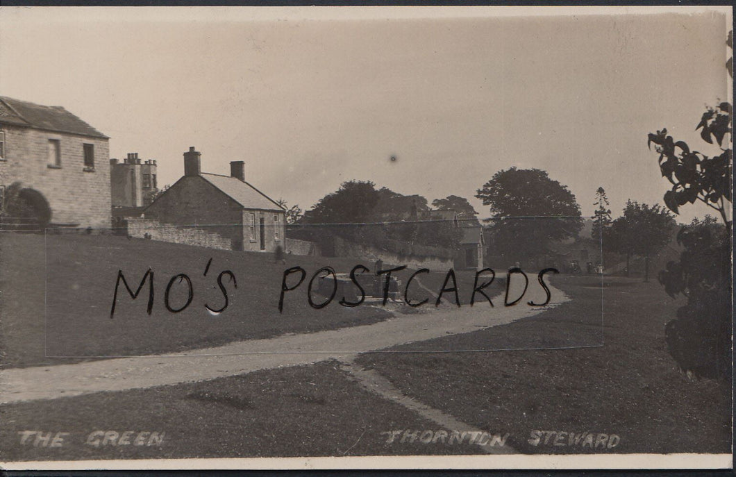 Yorkshire Postcard - The Green, Thornton Steward    U1190