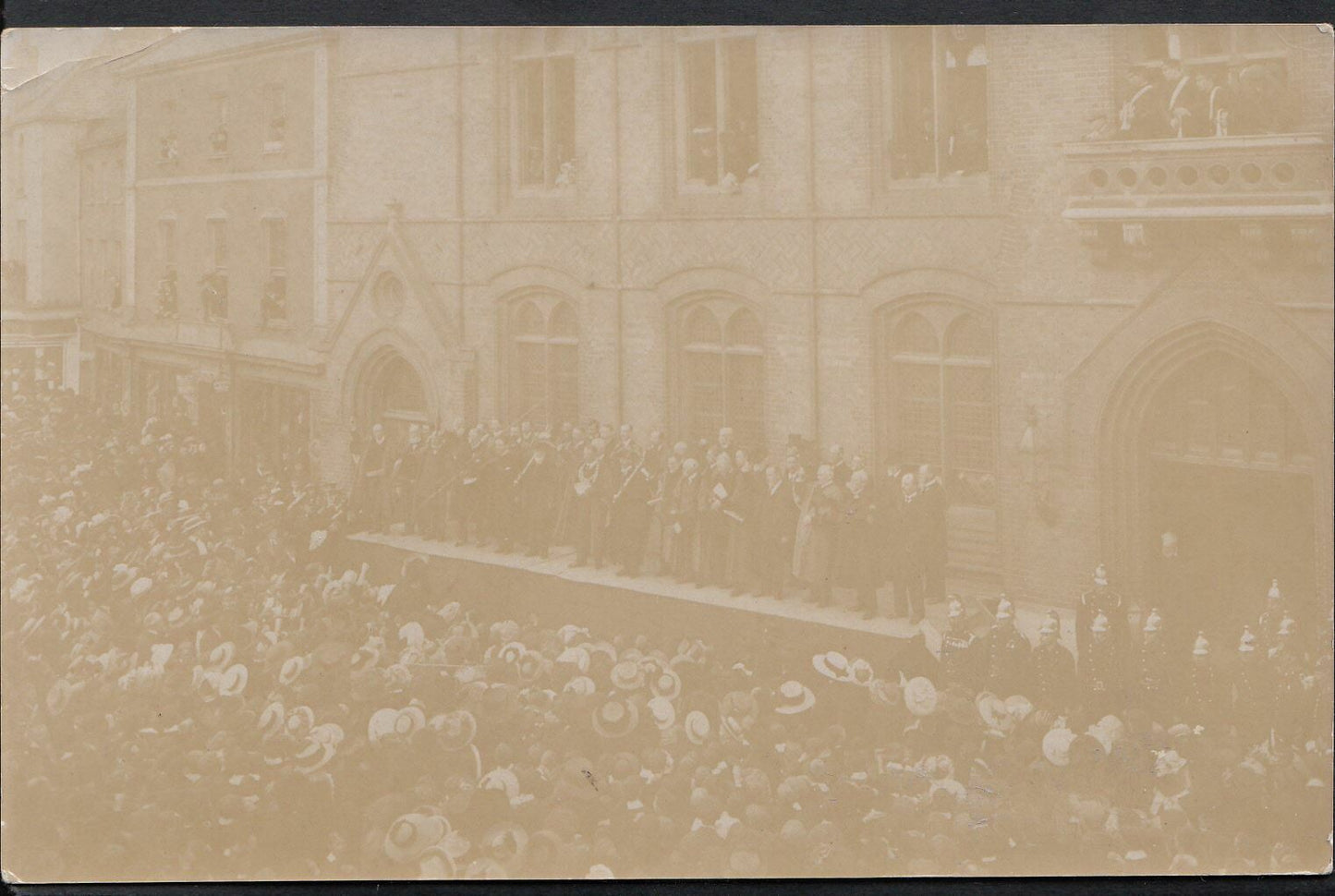 Unknown Location - Large Public Gathering / Ceremony - Where Please?  MB610