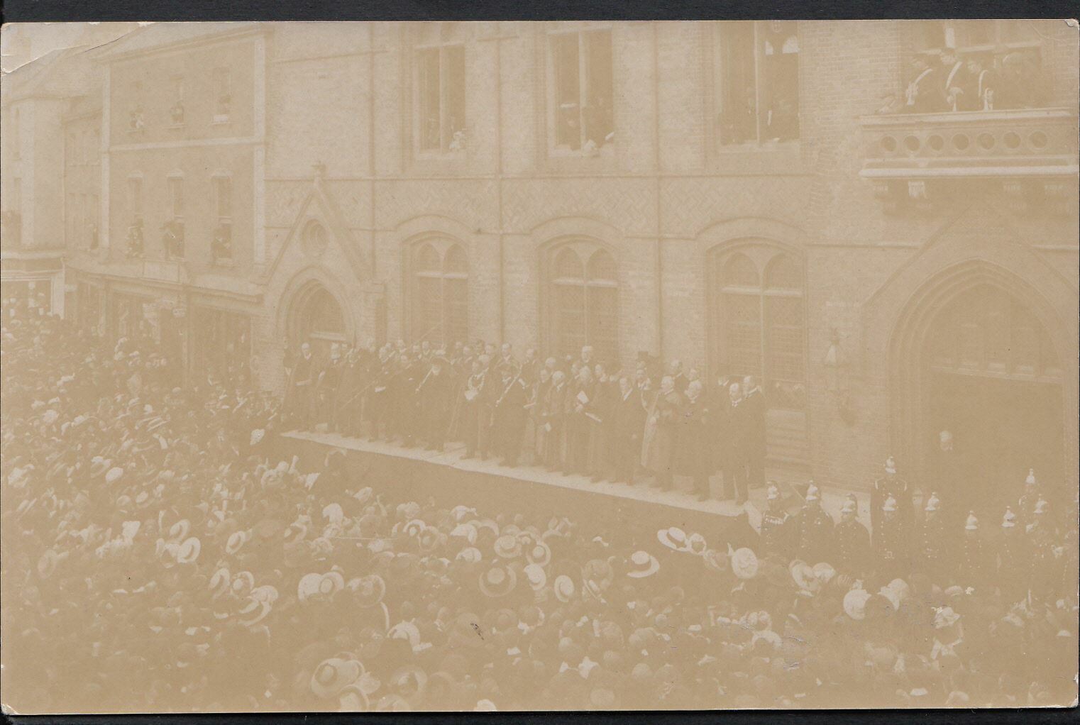 Unknown Location - Large Public Gathering / Ceremony - Where Please?  MB610