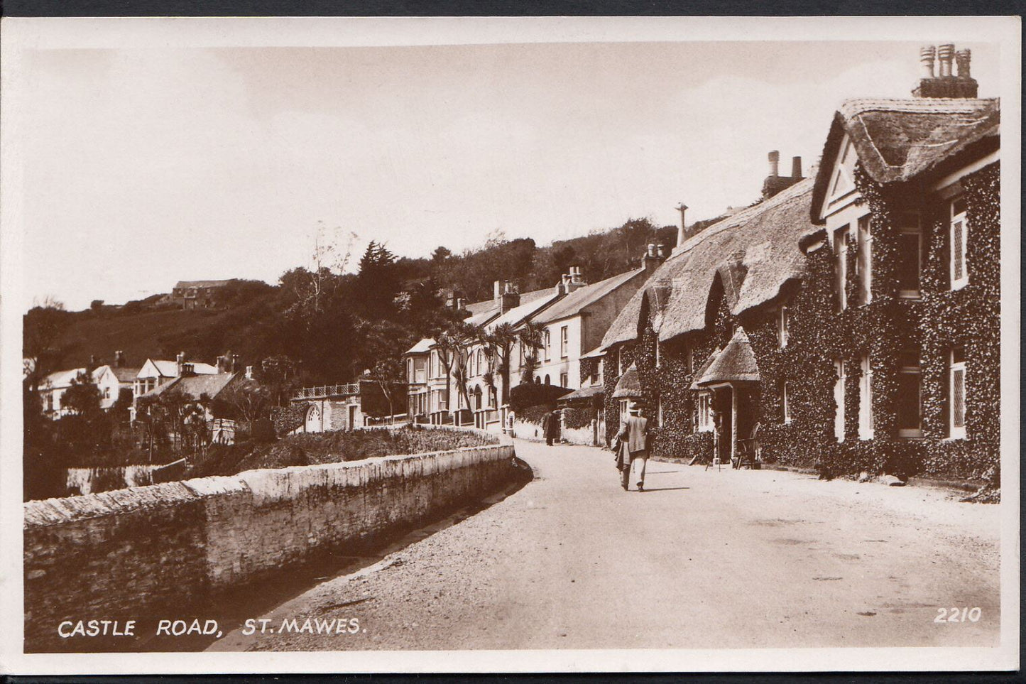 Cornwall Postcard - Castle Road, St Mawes   A9105