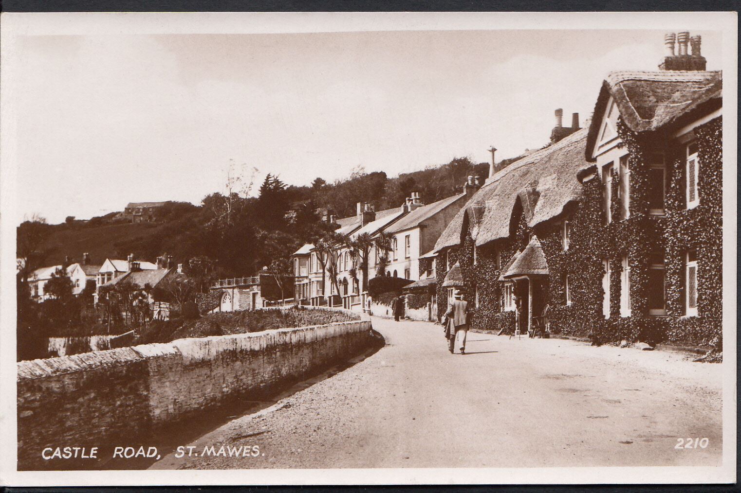 Cornwall Postcard - Castle Road, St Mawes   A9105