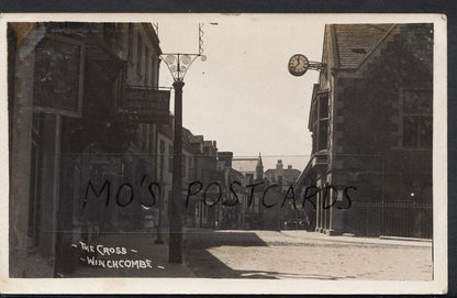 Gloucestershire Postcard - Street Scene, The Cross, Winchcombe  A7464