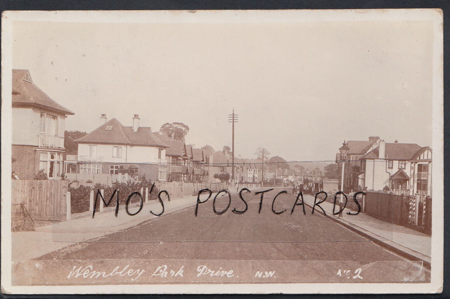 Middlesex Postcard - Wembley Park Drive  RT775