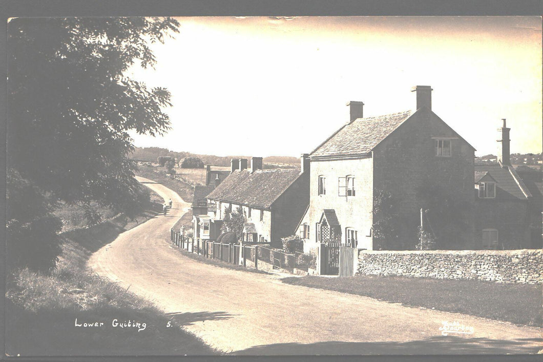 Gloucestershire Postcard - Lower Guiting   EE779