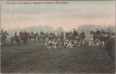 Gloucestershire Postcard - The Meet of The Duke of Beaufort's Hounds, Badminton HP643