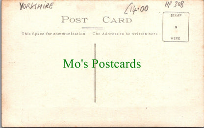 Yorkshire Postcard - Prince of Wales Terrace, Scarborough Ref.HP308