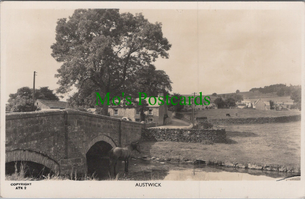 Yorkshire Postcard - Austwick Village, Craven District Ref.HP424
