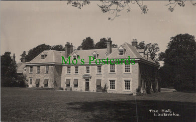 Warwickshire Postcard - The Hall, Ladbroke Ref.HP442
