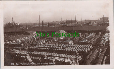 Norfolk Postcard - Great Yarmouth During The Herring Season Ref.HP444