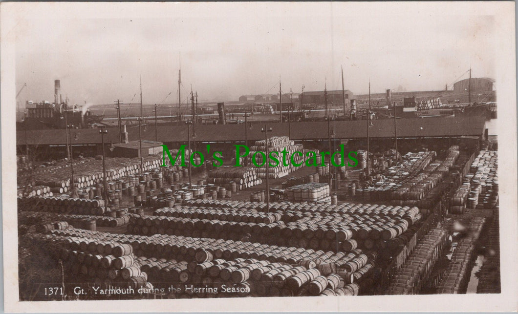 Norfolk Postcard - Great Yarmouth During The Herring Season Ref.HP444
