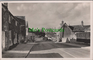 Wiltshire Postcard - Lacock Village   Ref.HP458