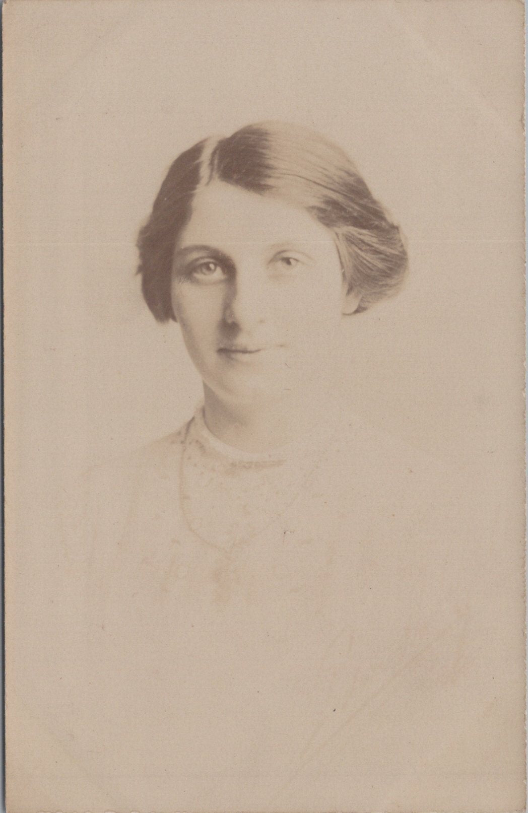 Social History Postcard - Portrait of a Young Lady SW10683