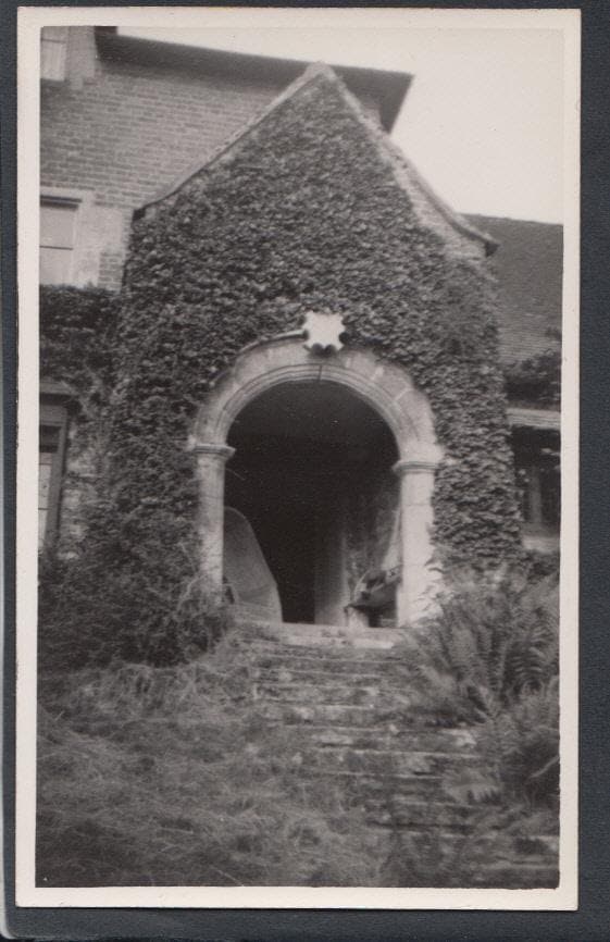 Gloucestershire Postcard - Staunton Court Farm - Mo’s Postcards 