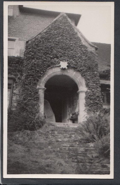 Gloucestershire Postcard - Staunton Court Farm - Mo’s Postcards 