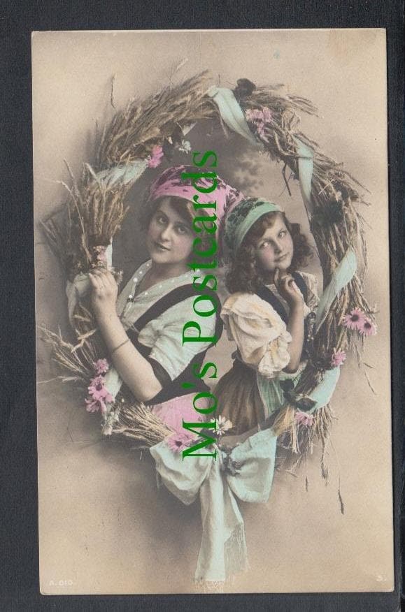 Glamour Postcard - Ladies Fashion