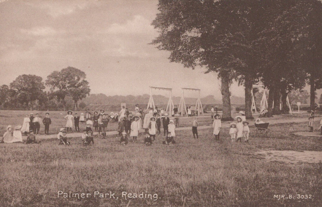 Berkshire Postcard - Children in Palmer Park, Reading - Mo’s Postcards 
