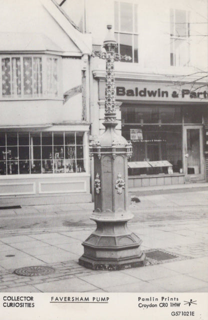 Kent Postcard - Faversham Pump - Mo’s Postcards 