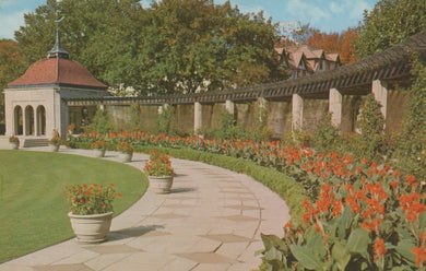 Canada Postcard - Pergola in Oakes Garden Theatre, Niagara Falls - Mo’s Postcards 