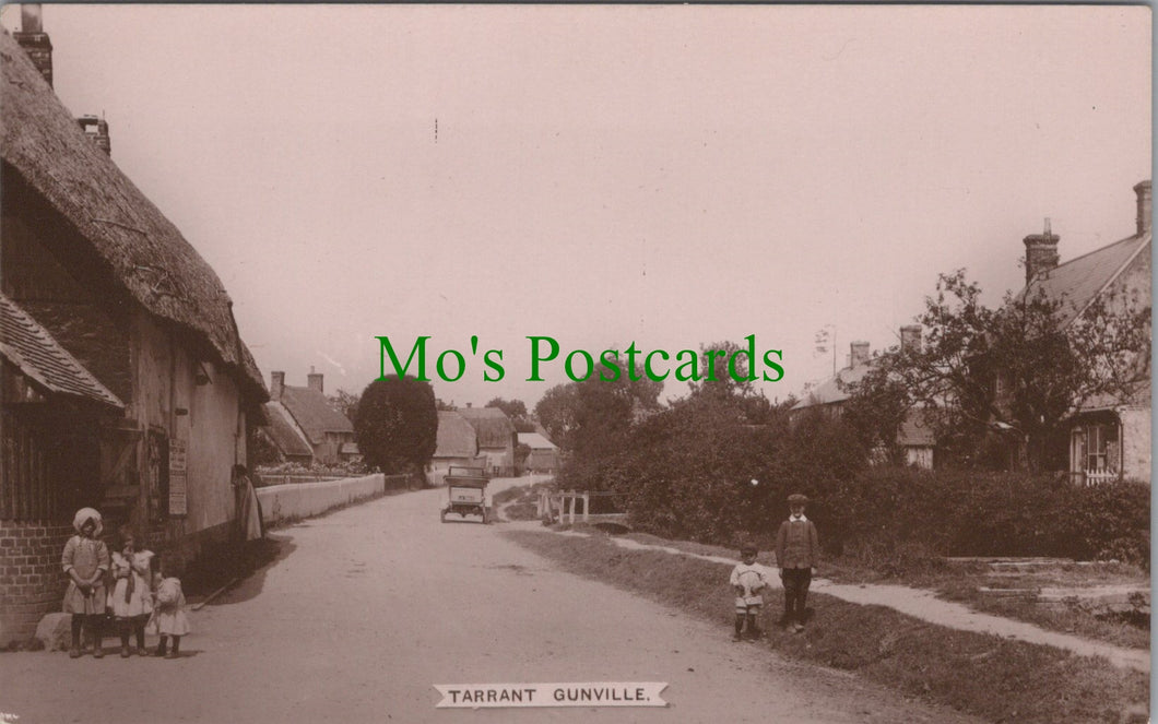 Tarrant Gunville Village, Dorset SW7647