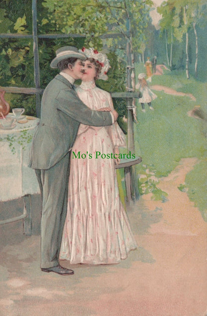 Glamour Postcard - Fashion - Couple Kissing