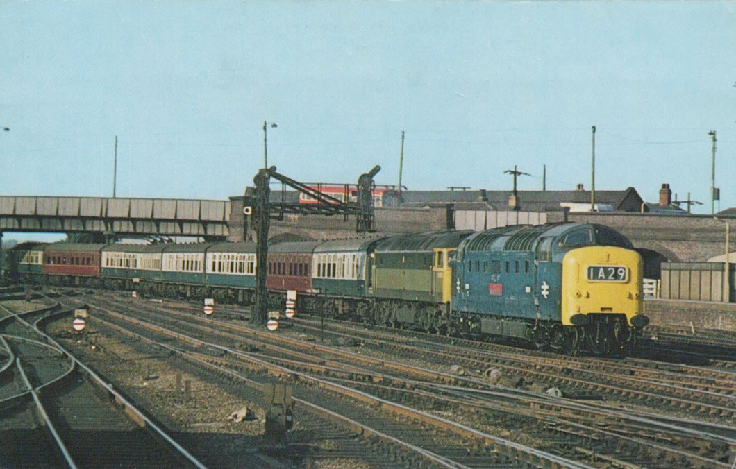 Railways Postcard - Class 55 'Deltic' No.D9019 'Royal Highland Fusilier' at Doncaster in 1969 - Mo’s Postcards 