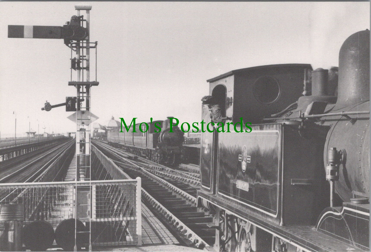 Railways Postcard - Trains at Ryde SW7371