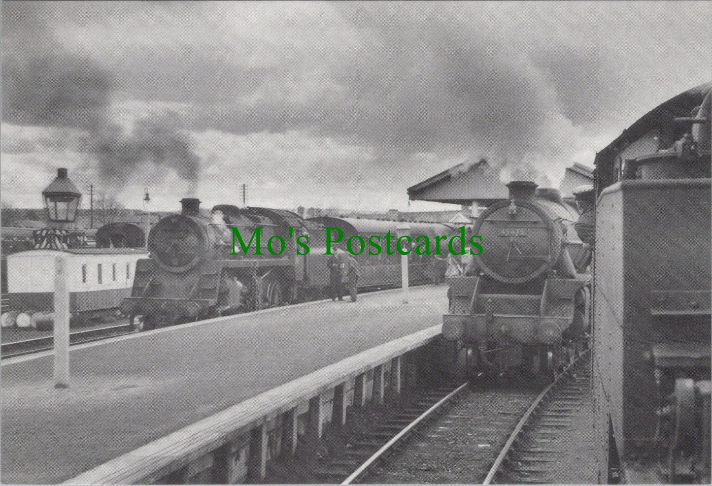 Railways Postcard - Trains at Elgin