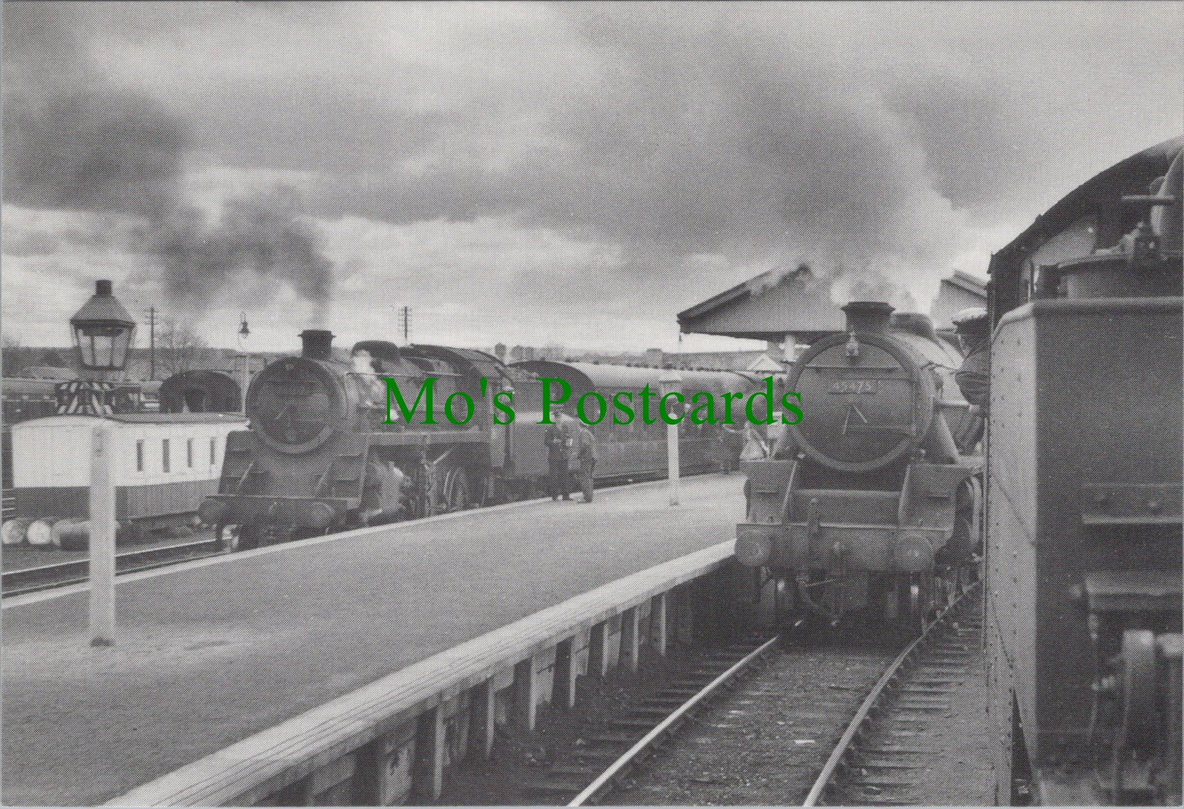 Railways Postcard - Trains at Elgin