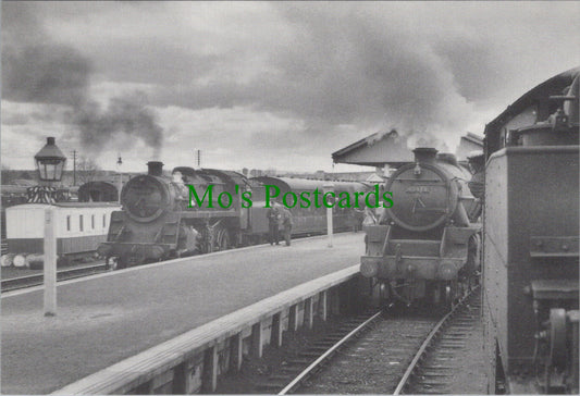 Railways Postcard - Trains at Elgin