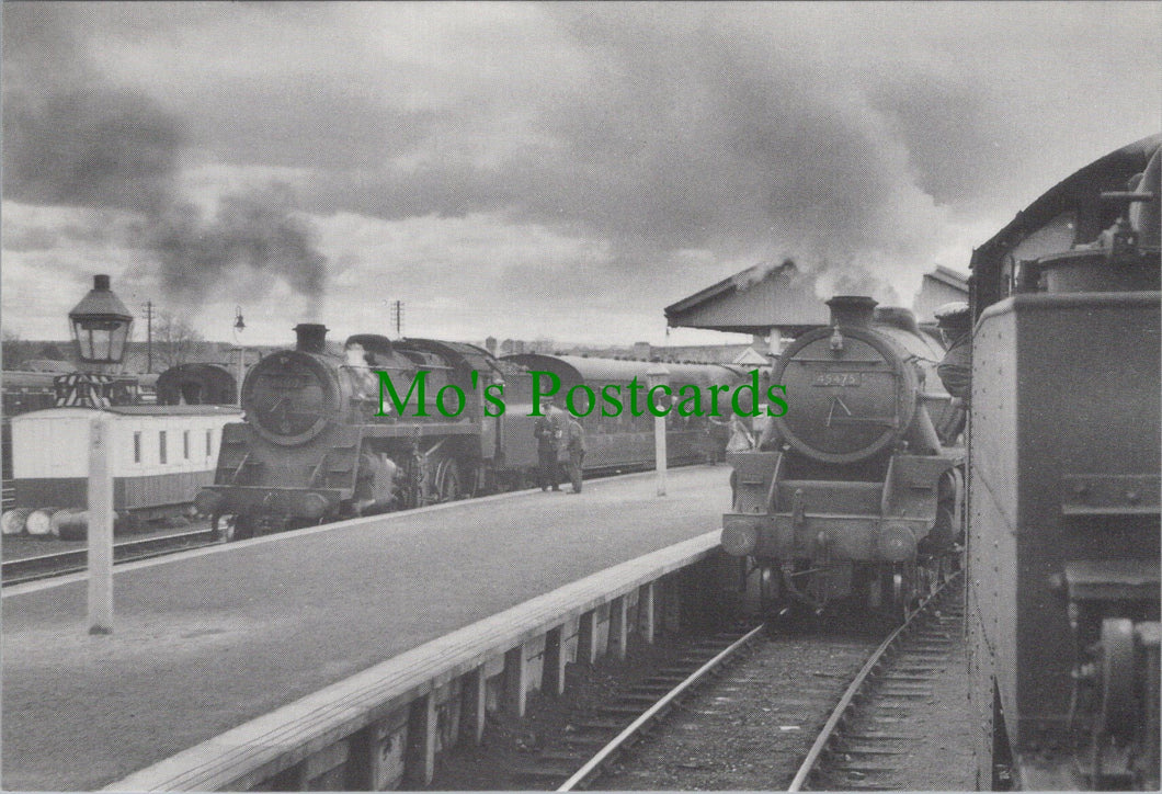 Railways Postcard - Trains at Elgin