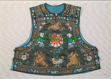 Load image into Gallery viewer, V &amp; A Museum Postcard - Chinese Girls Overgarment
