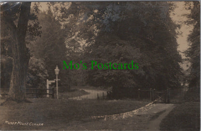 Unlocated Postcard - Manor House Corner