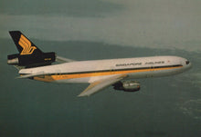 Load image into Gallery viewer, Aviation Postcard - McDonnel Douglas DC-10-30 Singapore Airlines Aeroplane - Mo’s Postcards 
